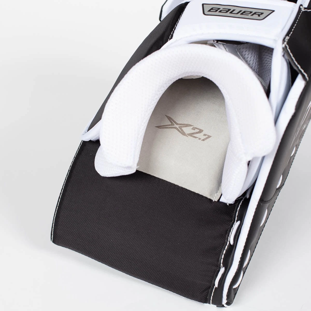 Bauer Vapor X2.7 Senior Goalie Blocker 6 Bauer Vapor X2.7 Senior Goalie Blocker - Image 6