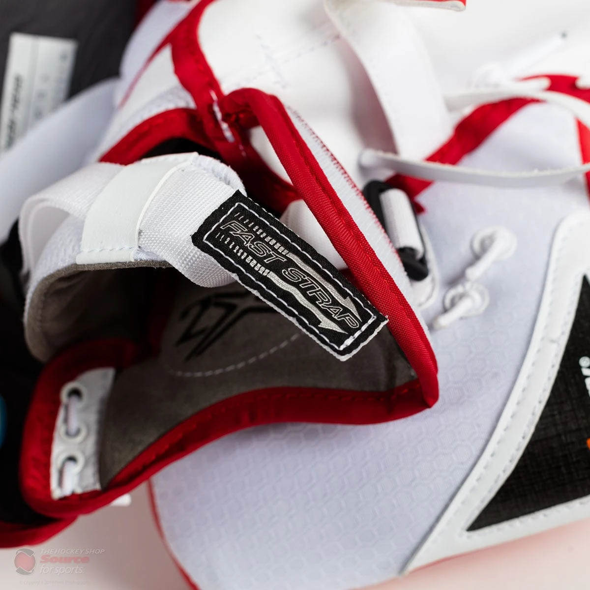 Bauer Vapor 2X Intermediate Goalie Catcher 10 Bauer Vapor 2X Intermediate Goalie Catcher - Image 10