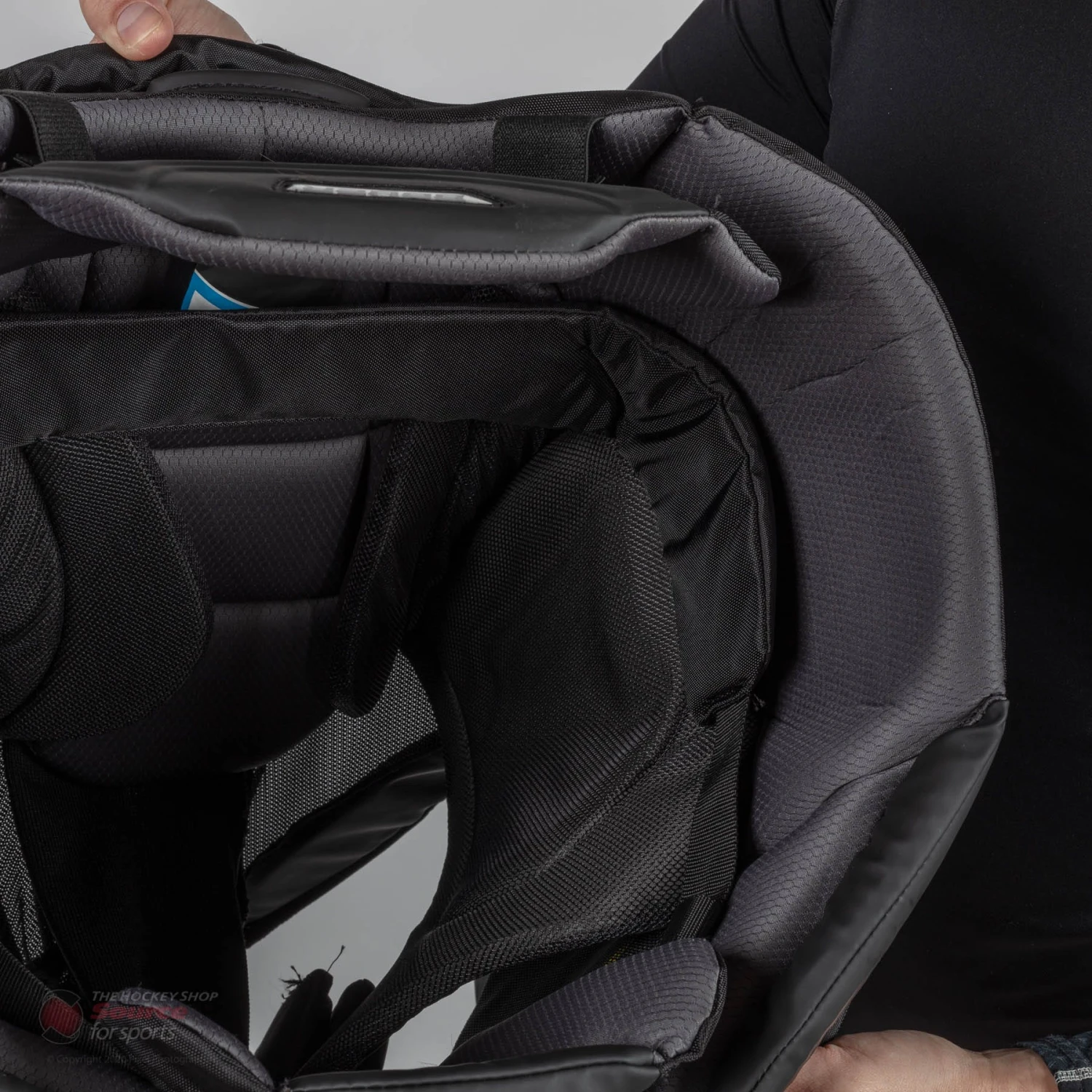 Bauer Pro Senior Goalie Pants S20 8 Bauer Pro Senior Goalie Pants S20 - Image 8