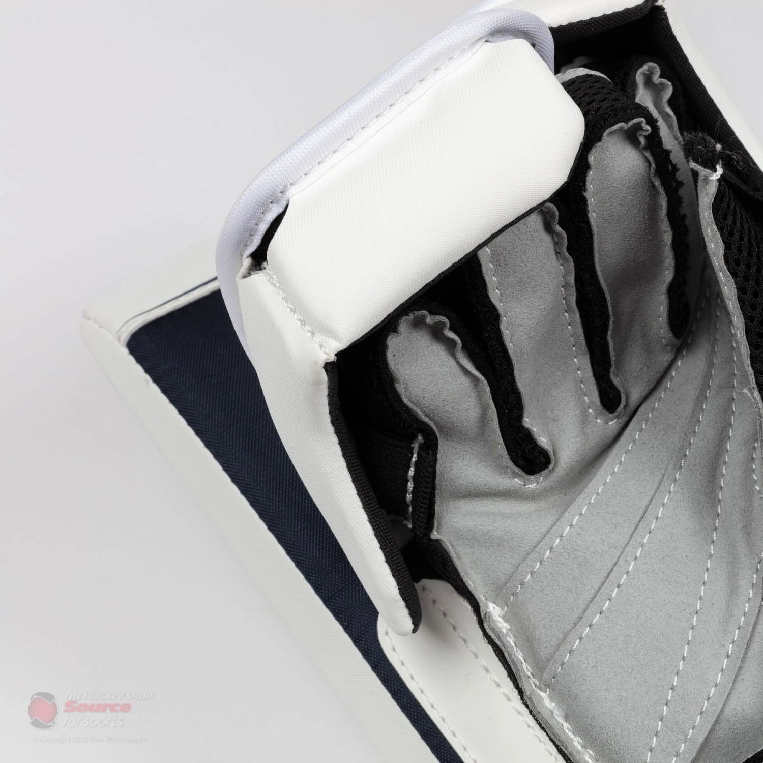 CCM Axis A1.5 Junior Goalie Blocker 9 CCM Axis A1.5 Junior Goalie Blocker - Image 9