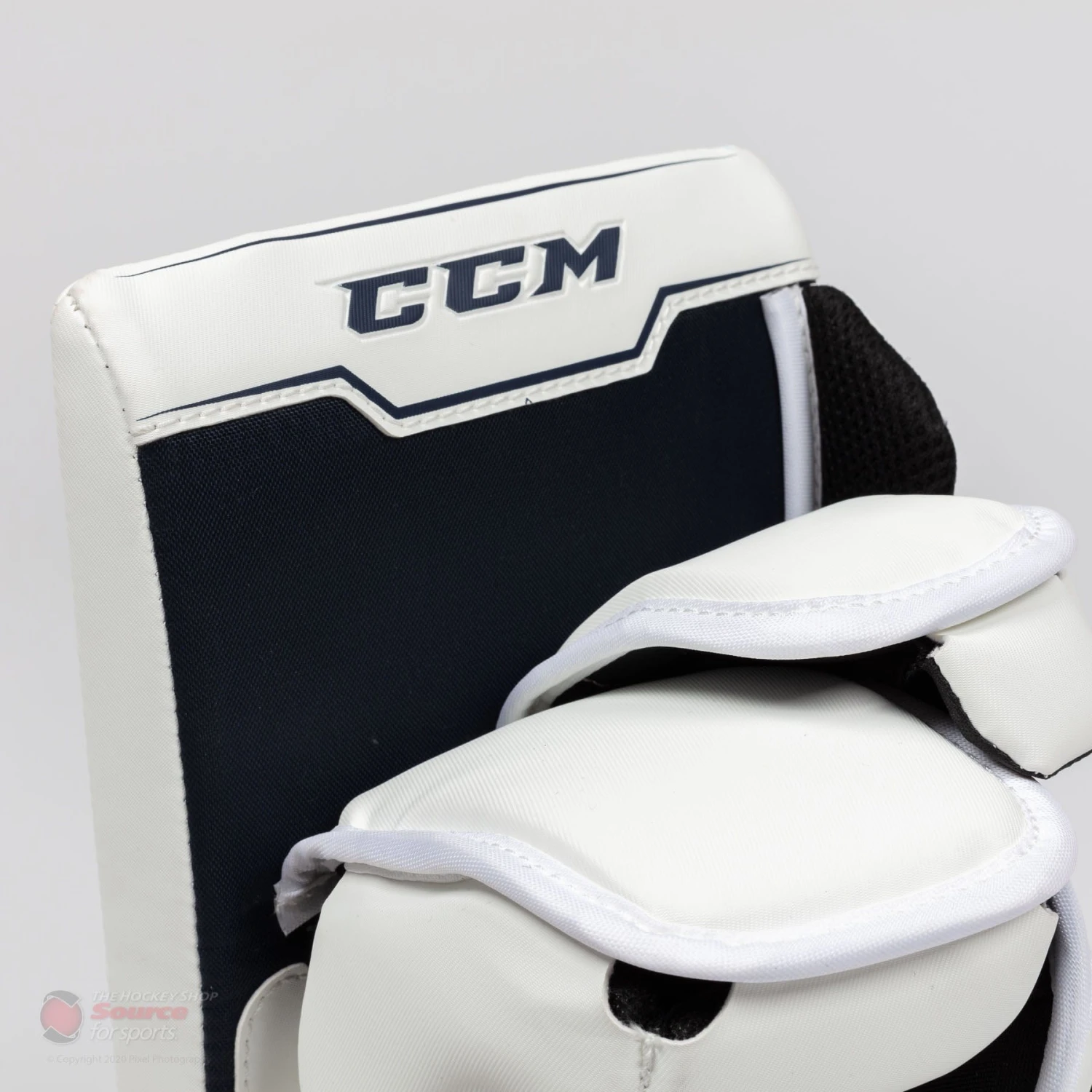 CCM Axis A1.5 Junior Goalie Blocker 5 CCM Axis A1.5 Junior Goalie Blocker - Image 5