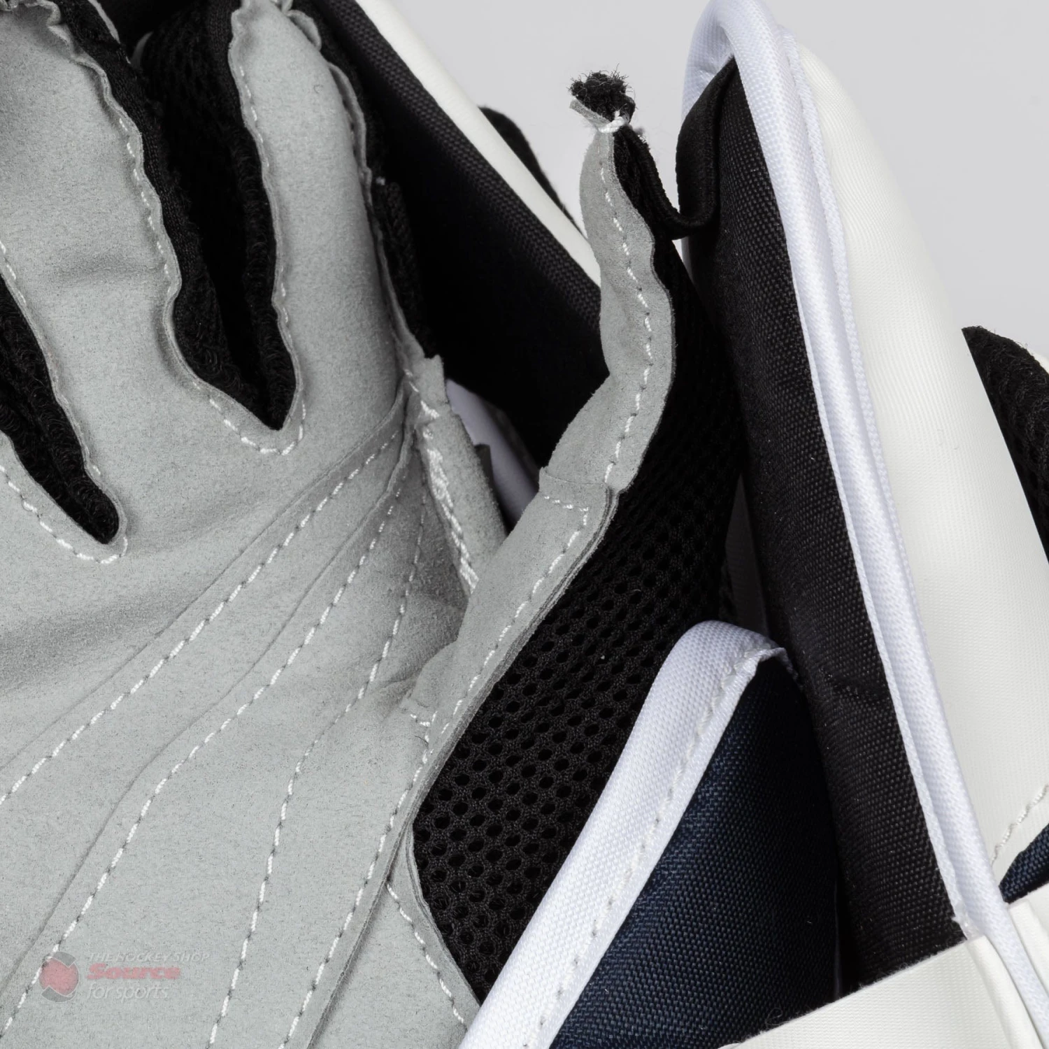 CCM Axis A1.5 Junior Goalie Blocker 8 CCM Axis A1.5 Junior Goalie Blocker - Image 8