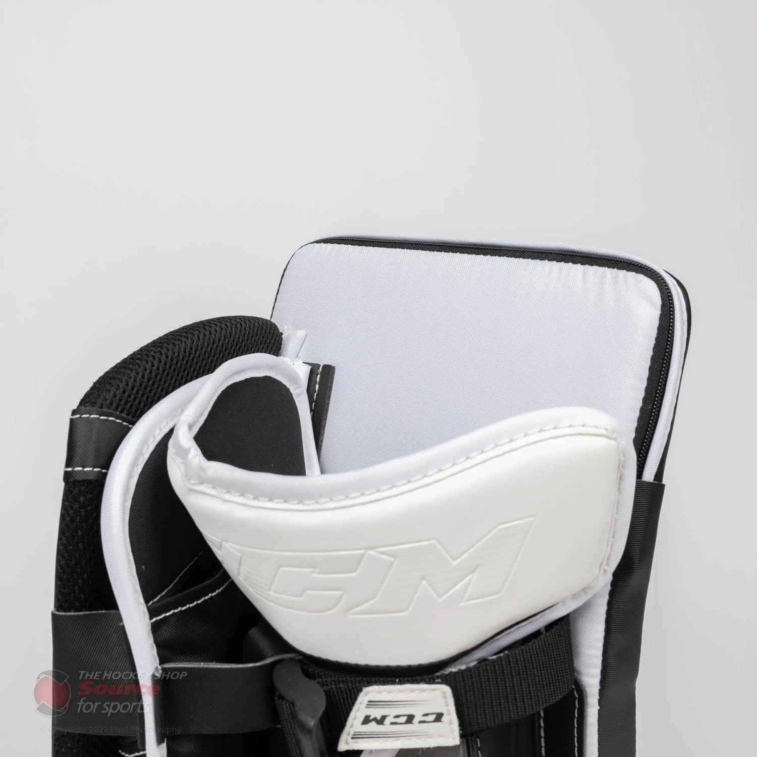 CCM Extreme Flex E5.9 Intermediate Goalie Blocker - Source Exclusive 8 CCM Extreme Flex E5.9 Intermediate Goalie Blocker - Source Exclusive - Image 8