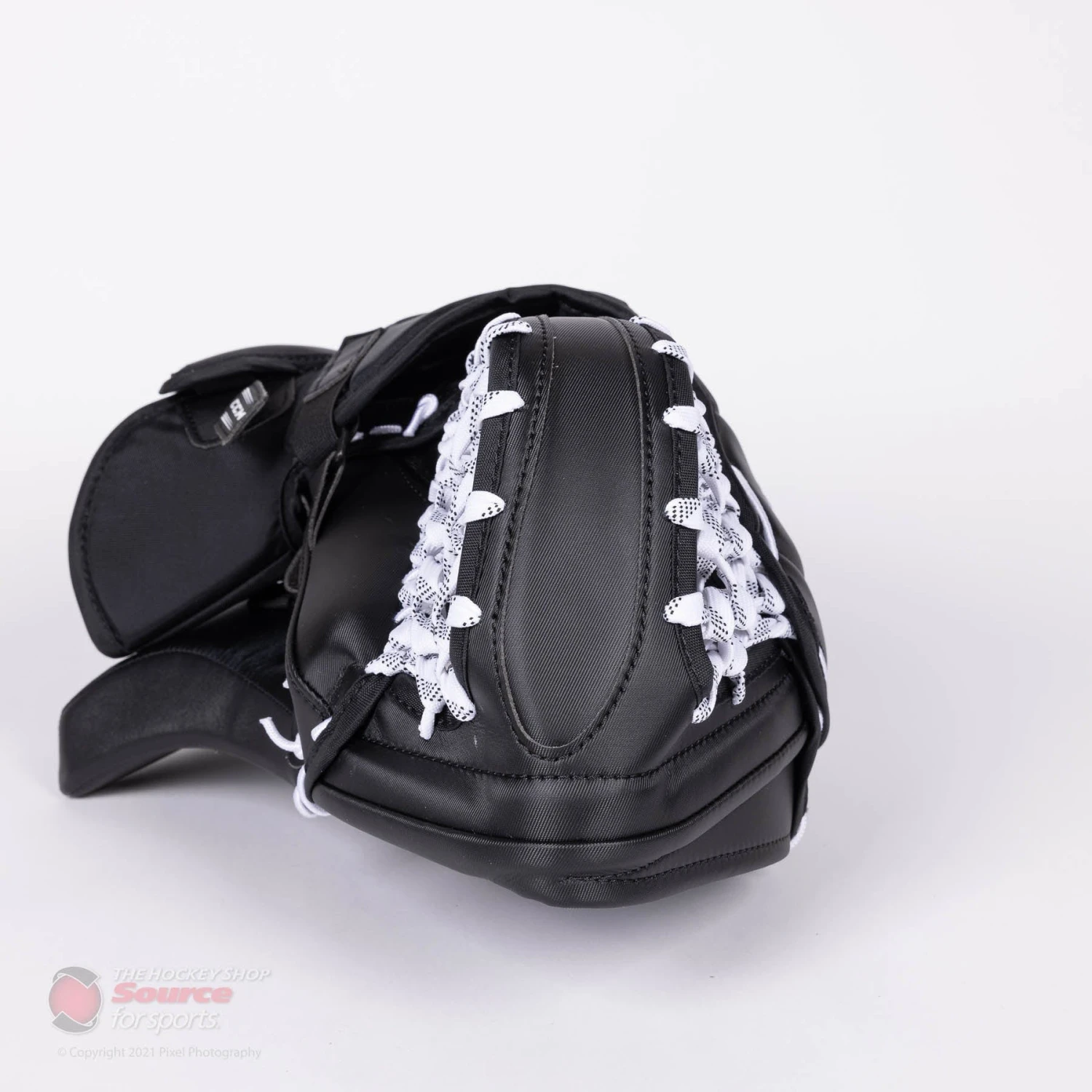 CCM Extreme Flex E5.9 Senior Goalie Catcher - Source Exclusive 6 CCM Extreme Flex E5.9 Senior Goalie Catcher - Source Exclusive - Image 6