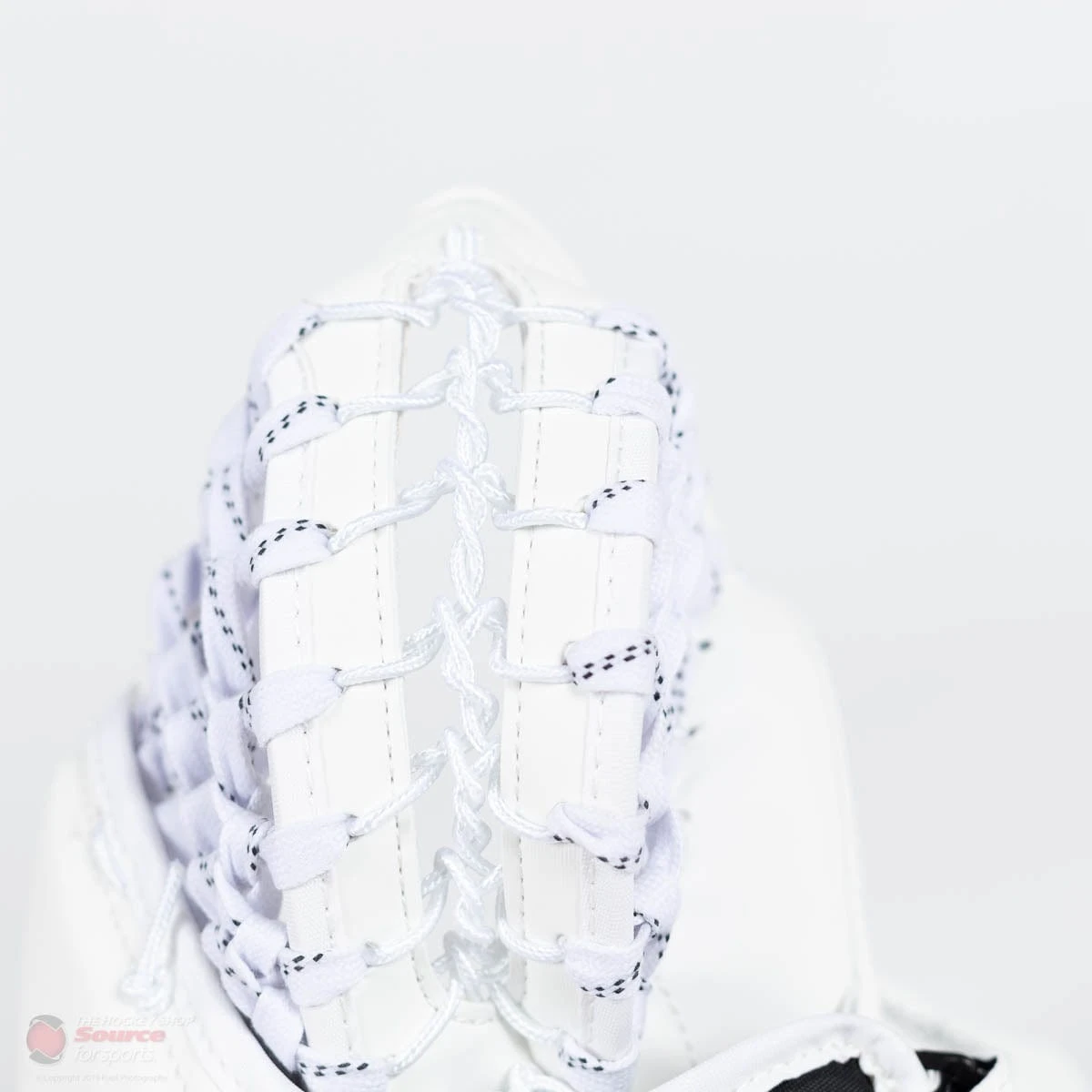 CCM Premier P2.5 Junior Goalie Catcher - Source Exclusive 6 CCM Premier P2.5 Junior Goalie Catcher - Source Exclusive - Image 6