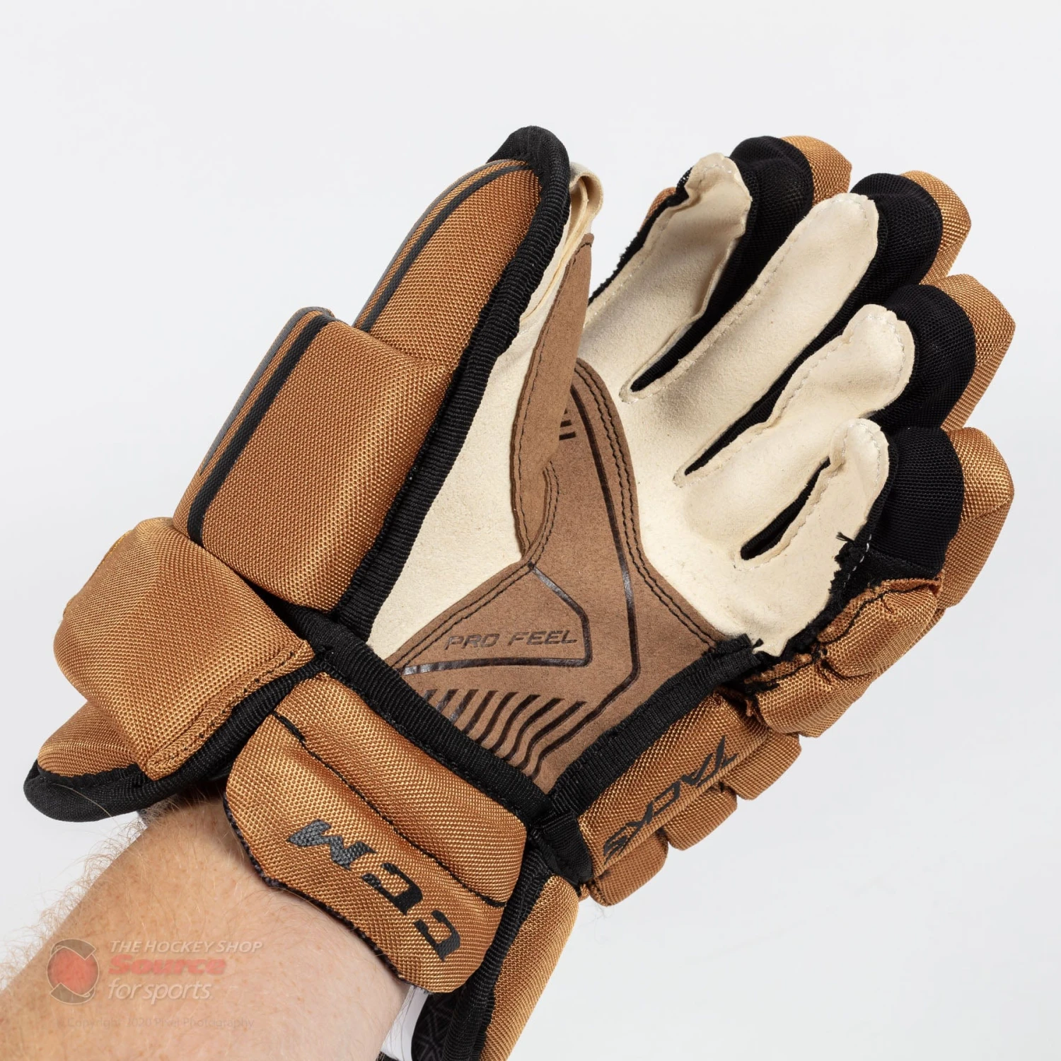 CCM Tacks Vector Plus Junior Hockey Gloves (2020) 8 CCM Tacks Vector Plus Junior Hockey Gloves (2020) - Image 8